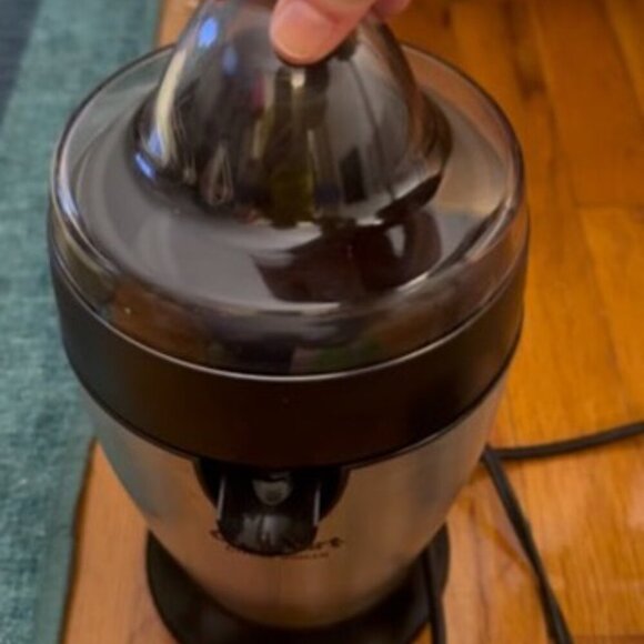Cuisinart Citrus Juicer - Picture 5 of 5